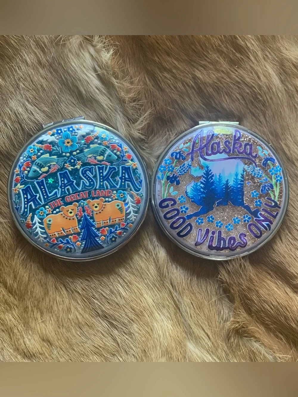 Bundle of 2 Alaska compact mirrors